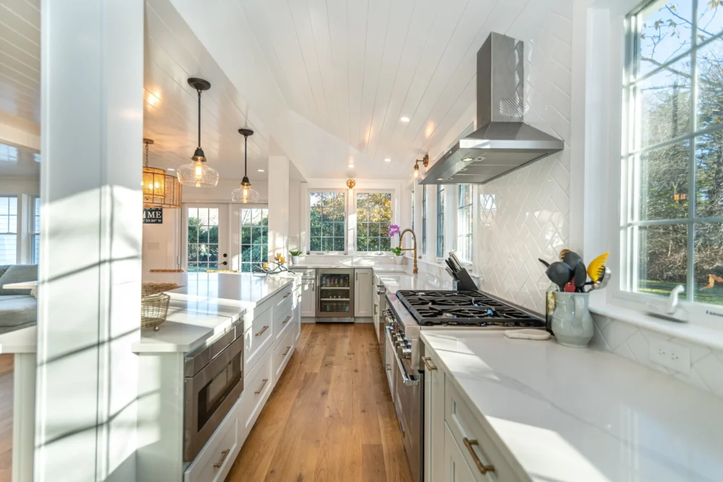 10 Brilliant Tiny Kitchen Living Space Hacks for Studio Apartments
