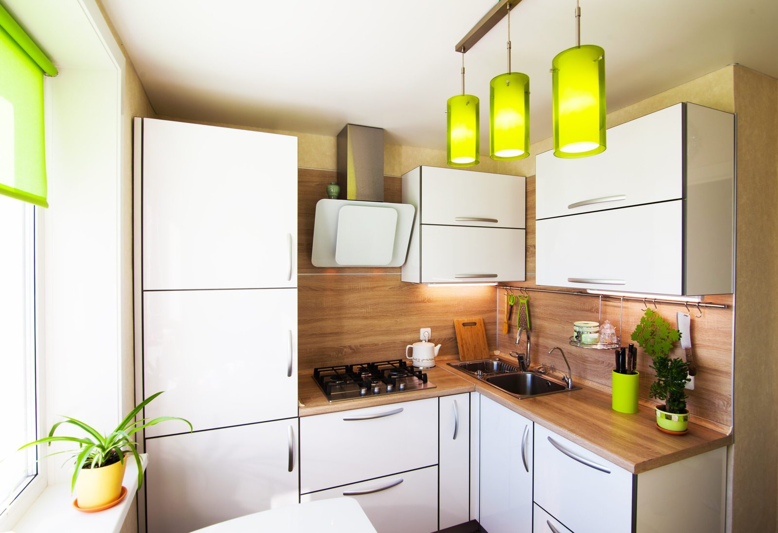 7 Proven Tiny Kitchen Living Storage Layouts That Maximize Every Inch