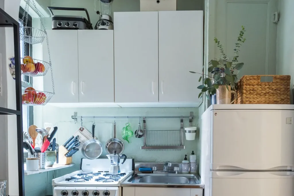 10 Easy Tiny Kitchen Living Organization Habits That Changed My Routine
