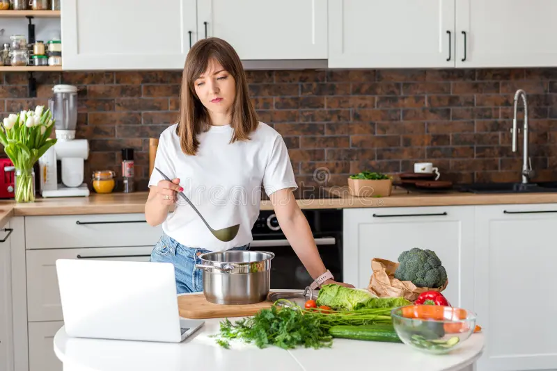 10 Proven Tiny Kitchen Hacks Every Small Apartment Needs