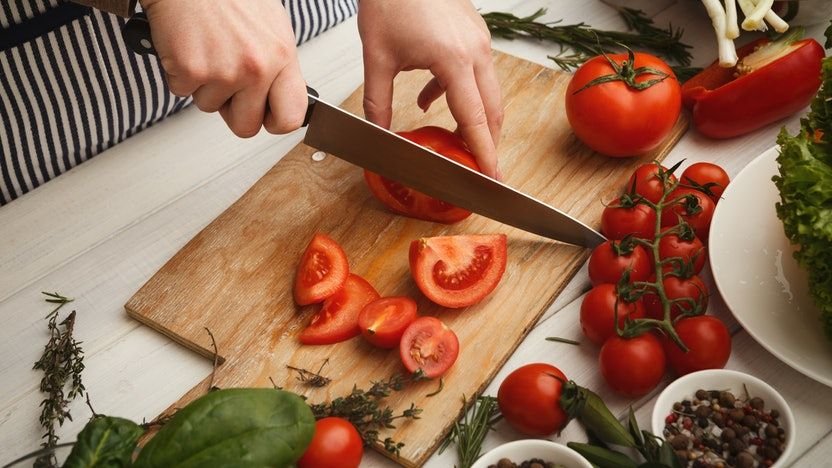 What Your Chef Knife Reveals About Small Kitchen Cooking